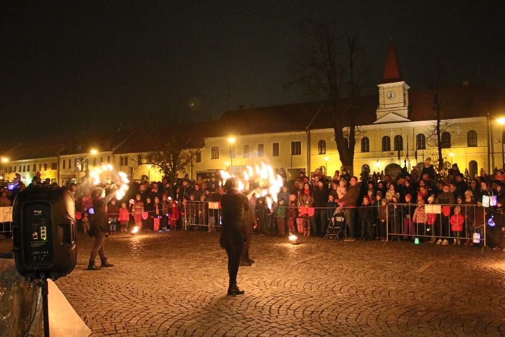 Svatomartinský průvod světýlek