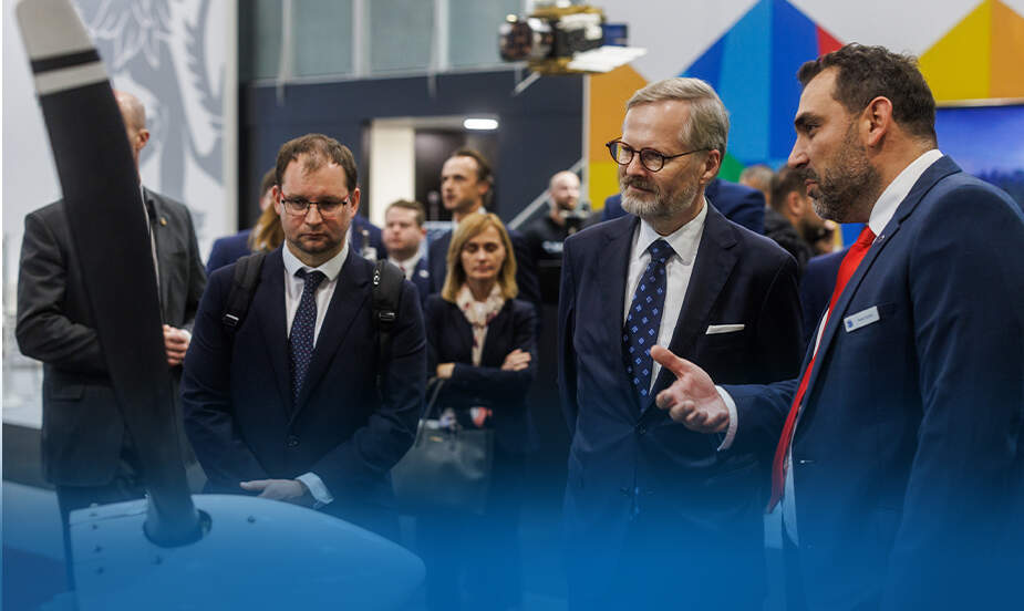 Tuzemské expozice PBS GROUP navštívil premiér ČR i ministryně obrany