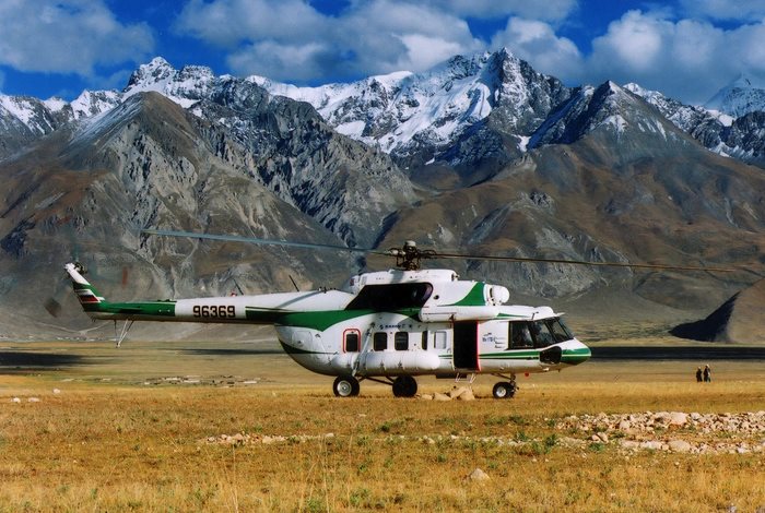 Tibet 2001 - Vrtulník s Safir 5K/G MI